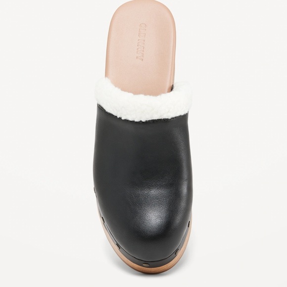 NWT OLD NAVY Faux-Leather Sherpa-Lined Clogs Color: Blackjack - Picture 2 of 4
